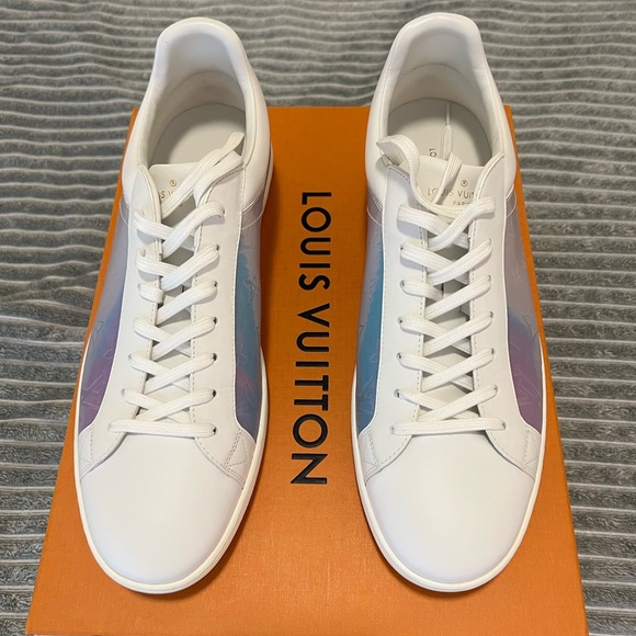 Louis Vuitton Luxembourg Low Top Sneakers only worn once. LV size 9.5  US10.5/11 - Picture 1 of 11